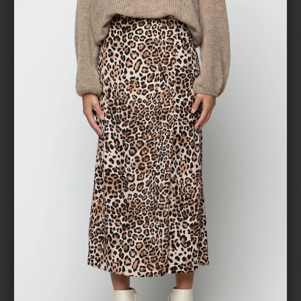 Oak and fort leopard skirt